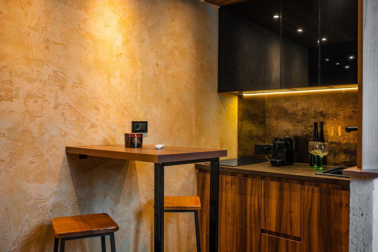 Apartmán Malux Ni Exteriér fotografie