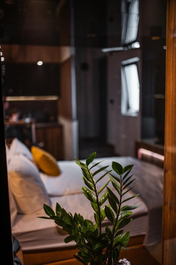 Apartmán Malux Ni Exteriér fotografie