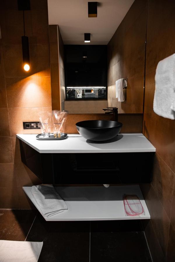 Apartmán Malux Ni Exteriér fotografie